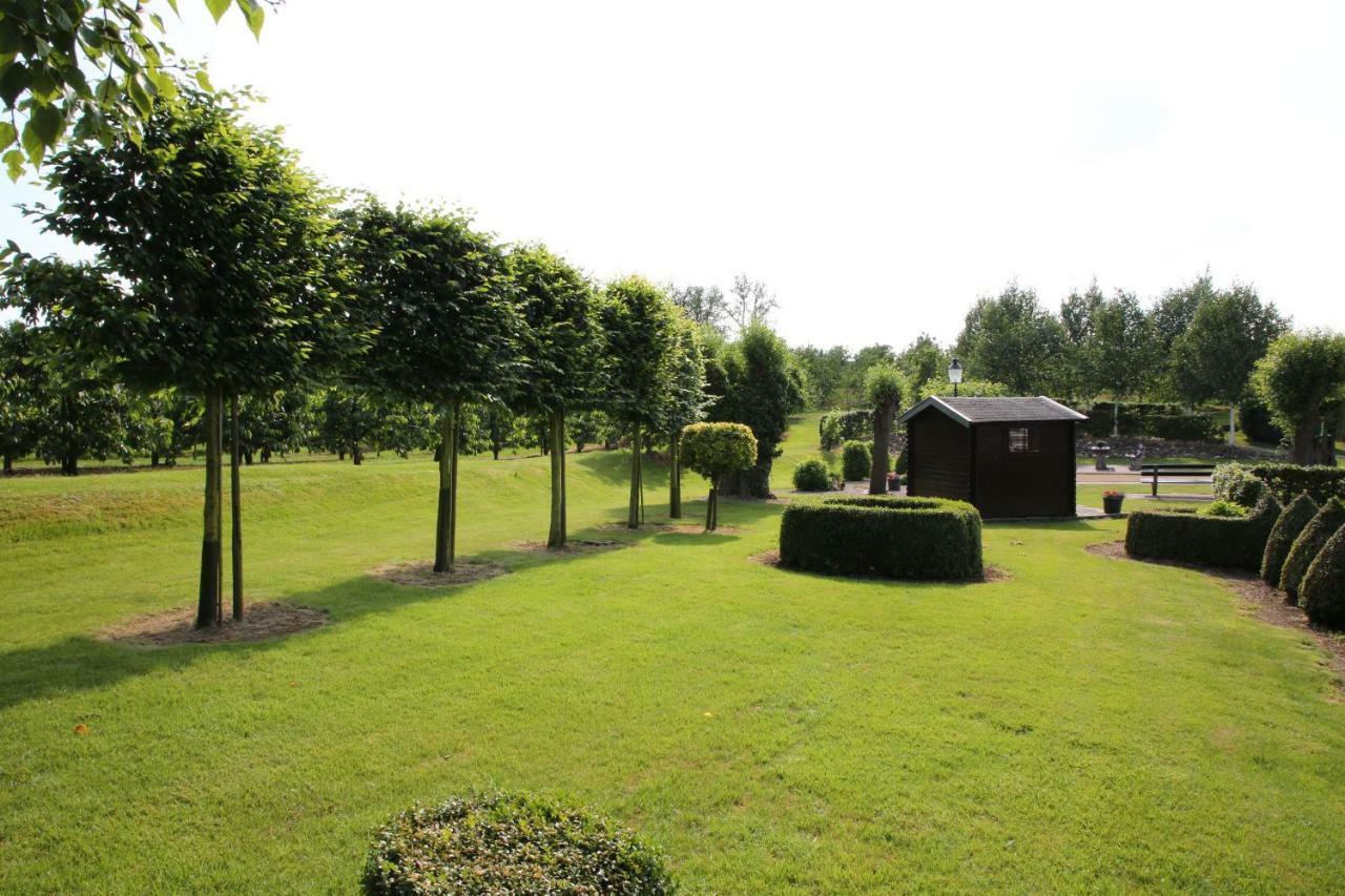 Vroeleneind Villa Noorbeek Bagian luar foto